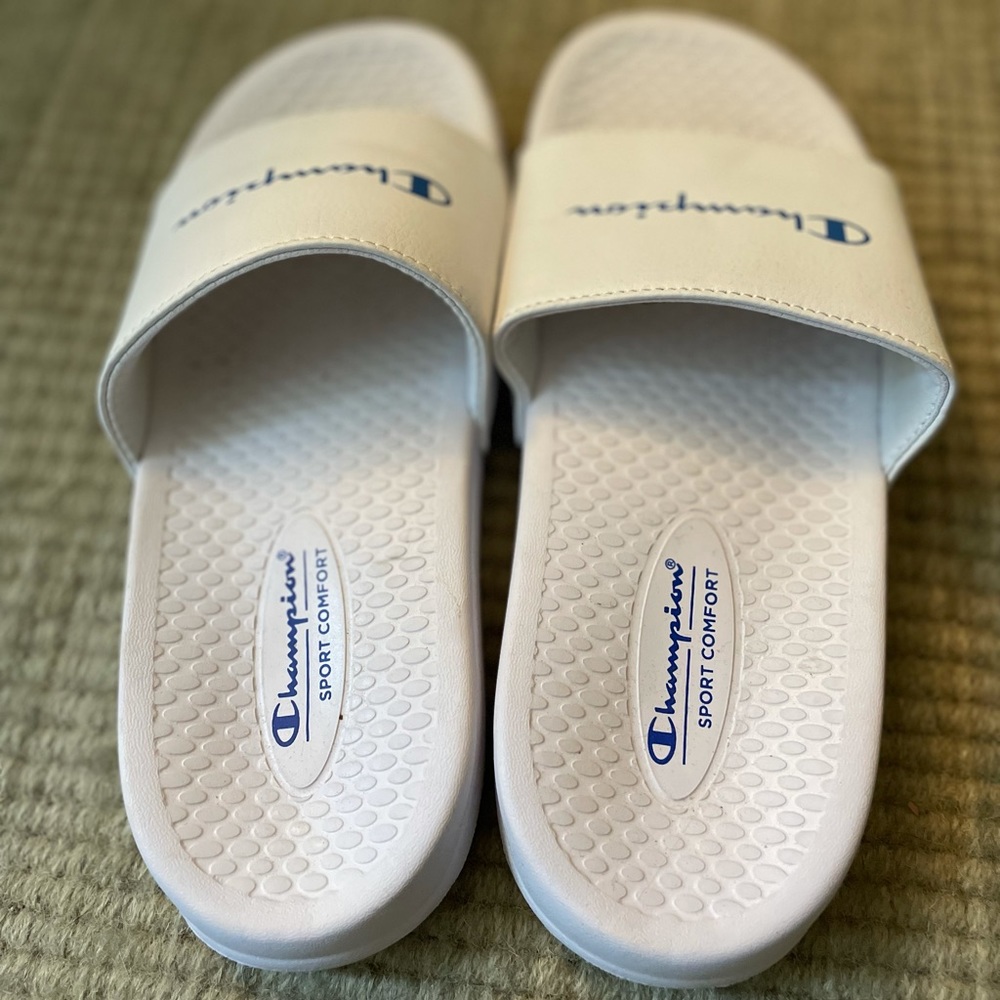 Women’s ChampIon slide sandals. Size 6